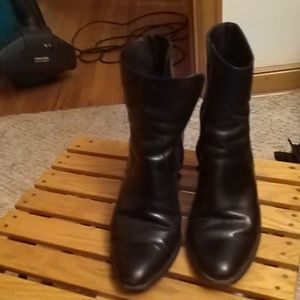 via spiga ankle boots, size 6, made in brazil